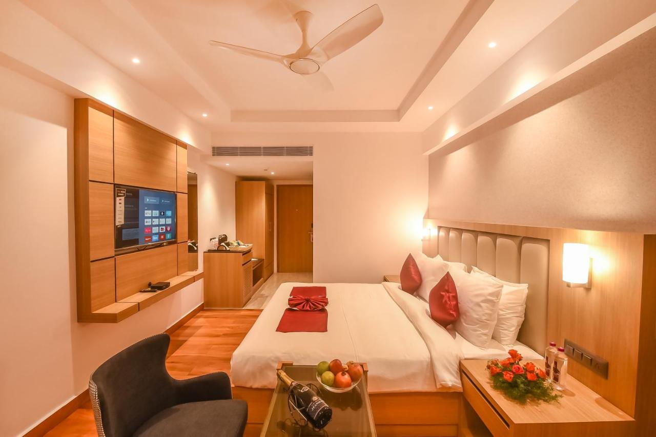 Emerald Clarks Inn Suites Mysore Exteriör bild