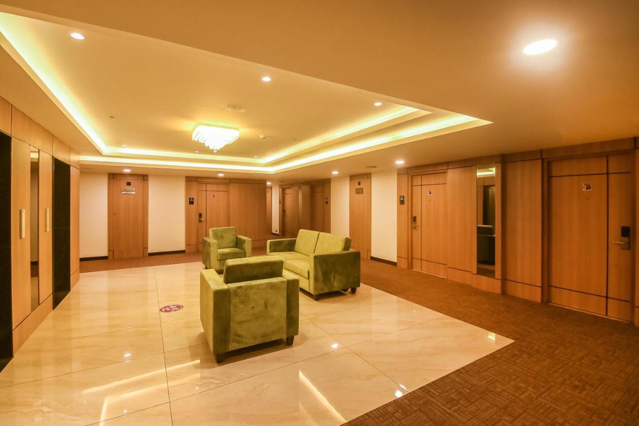 Emerald Clarks Inn Suites Mysore Exteriör bild