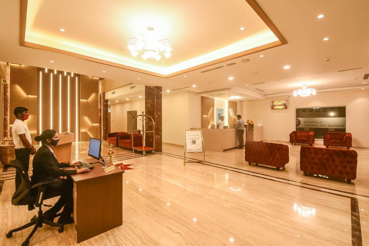 Emerald Clarks Inn Suites Mysore Exteriör bild